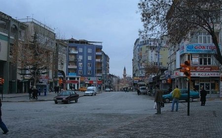 Karamanlı ilçesi nasıl bir yerdir?